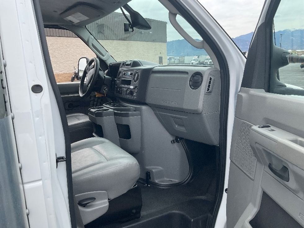 Light Duty Box Truck-Light and Medium Duty Trucks-Ford-2022-E350-Phoenix-AZ-115,334\n\t\tmiles-$ 26,250 - Image 20