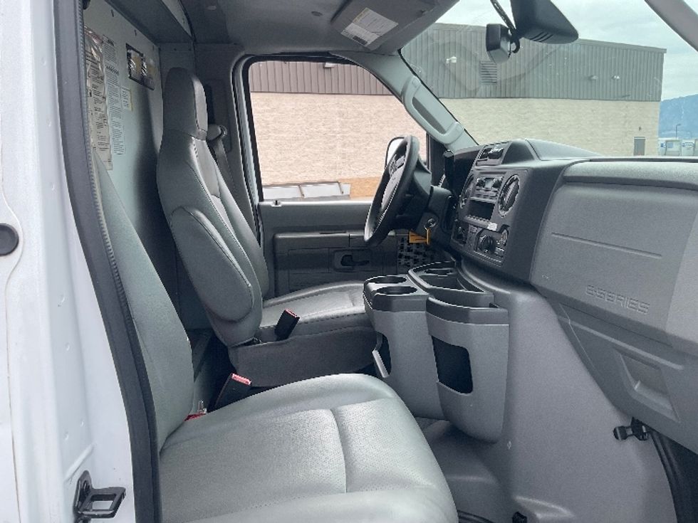 Light Duty Box Truck-Light and Medium Duty Trucks-Ford-2022-E350-Phoenix-AZ-115,334\n\t\tmiles-$ 26,250 - Image 21