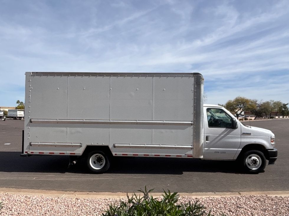 Light Duty Box Truck-Light and Medium Duty Trucks-Ford-2022-E350-Phoenix-AZ-42,859\n\t\tmiles-$ 34,500 - Image 15