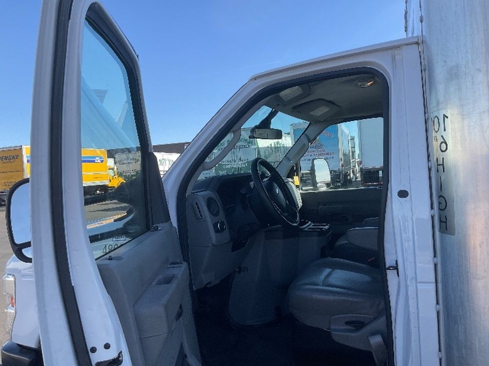 Light Duty Box Truck-Light and Medium Duty Trucks-Ford-2022-E350-Phoenix-AZ-63,696\n\t\tmiles-$ 45,000 - Image 15