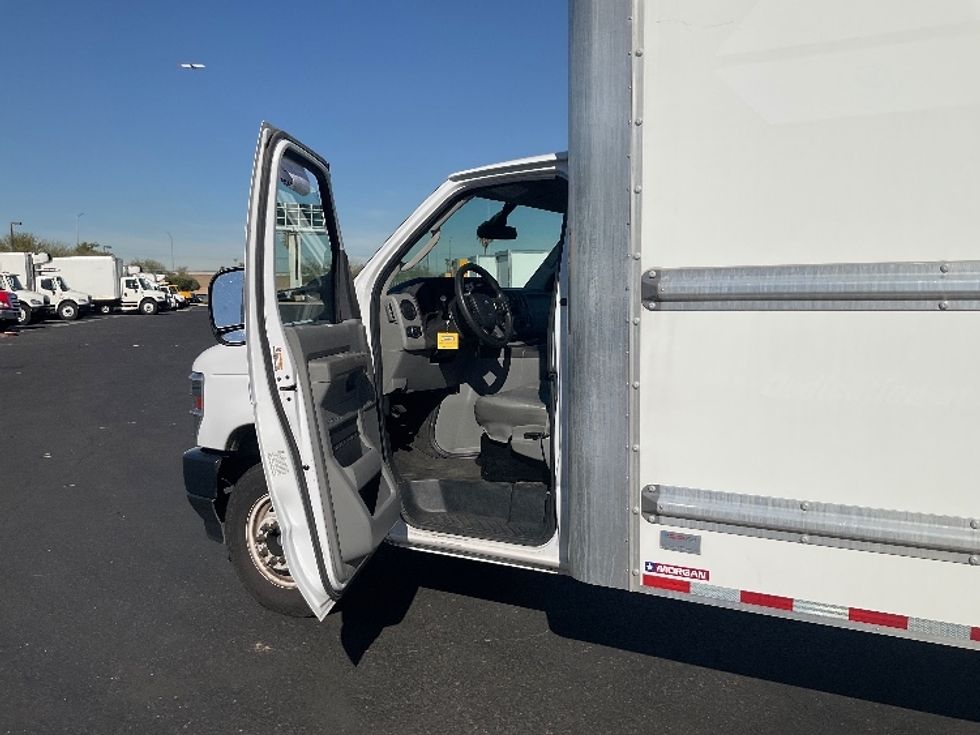 Light Duty Box Truck-Light and Medium Duty Trucks-Ford-2022-E350-Phoenix-AZ-76,475\n\t\tmiles-$ 31,000 - Image 16
