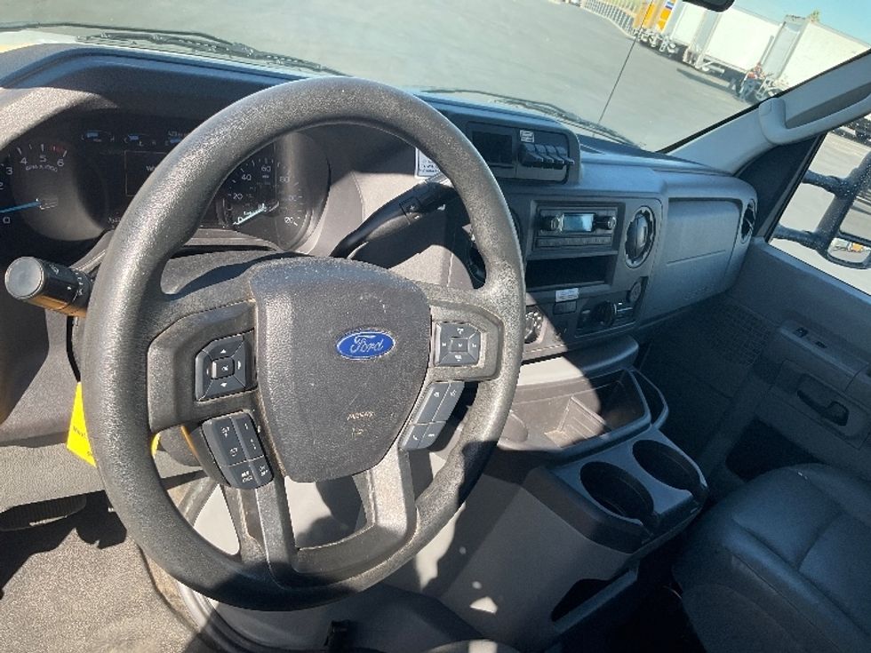 Light Duty Box Truck-Light and Medium Duty Trucks-Ford-2022-E350-Phoenix-AZ-76,475\n\t\tmiles-$ 31,000 - Image 18