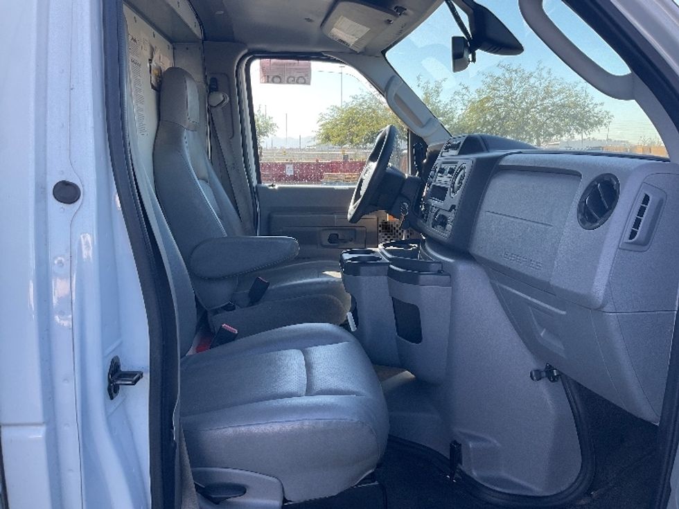 Light Duty Box Truck-Light and Medium Duty Trucks-Ford-2022-E350-Phoenix-AZ-76,475\n\t\tmiles-$ 31,000 - Image 22