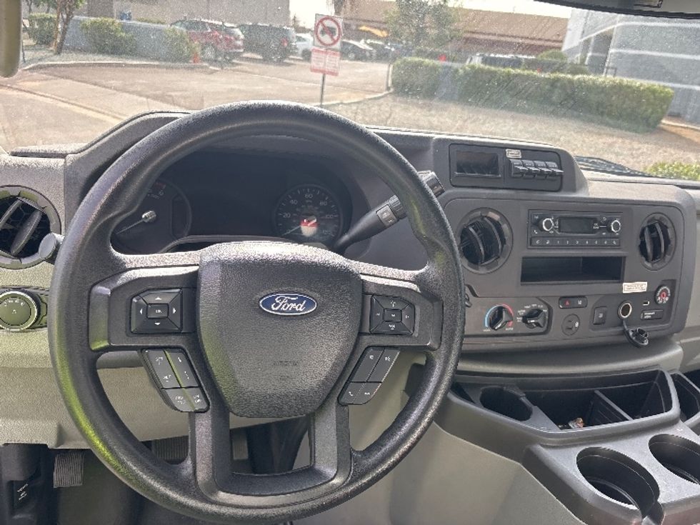 Light Duty Box Truck-Light and Medium Duty Trucks-Ford-2022-E350-Phoenix-AZ-87,186\n\t\tmiles-$ 29,750 - Image 18