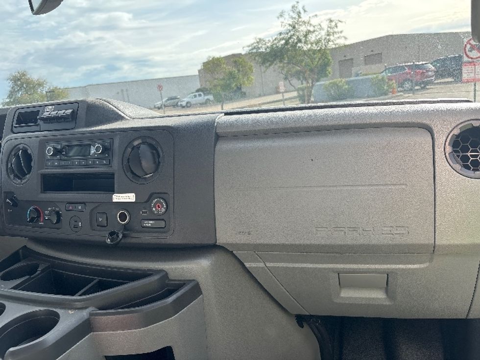 Light Duty Box Truck-Light and Medium Duty Trucks-Ford-2022-E350-Phoenix-AZ-87,186\n\t\tmiles-$ 29,750 - Image 21
