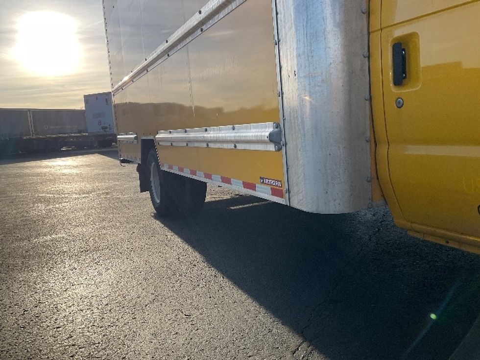 Light Duty Box Truck-Light and Medium Duty Trucks-Ford-2022-E350-Phoenix-AZ-87,611\n\t\tmiles-$ 27,000 - Image 14