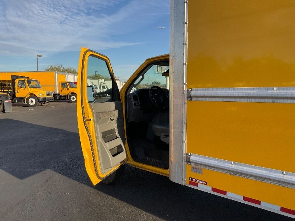 Light Duty Box Truck-Light and Medium Duty Trucks-Ford-2022-E350-Phoenix-AZ-87,611\n\t\tmiles-$ 27,000 - Image 16