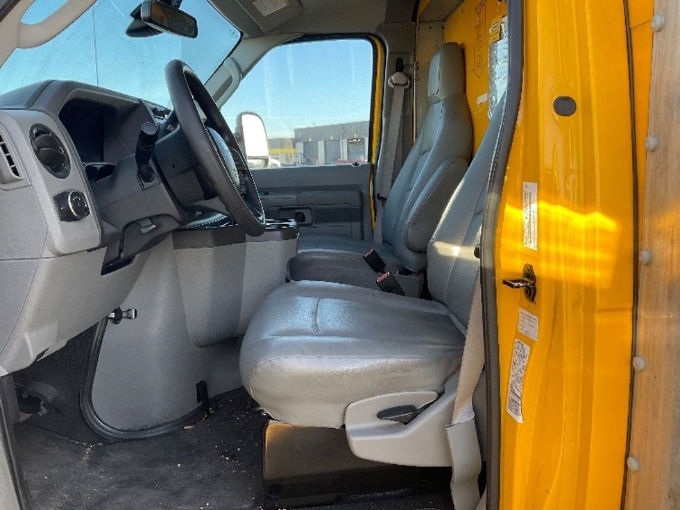 Light Duty Box Truck-Light and Medium Duty Trucks-Ford-2022-E350-Phoenix-AZ-87,611\n\t\tmiles-$ 27,000 - Image 19