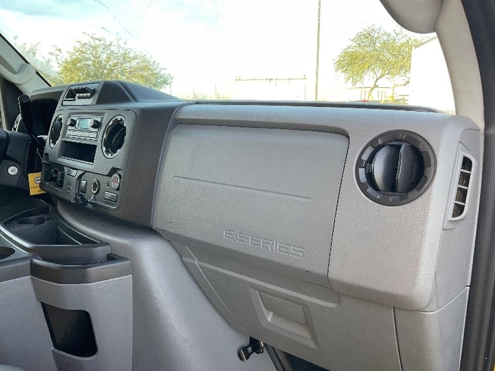 Light Duty Box Truck-Light and Medium Duty Trucks-Ford-2022-E350-Phoenix-AZ-87,611\n\t\tmiles-$ 27,000 - Image 21