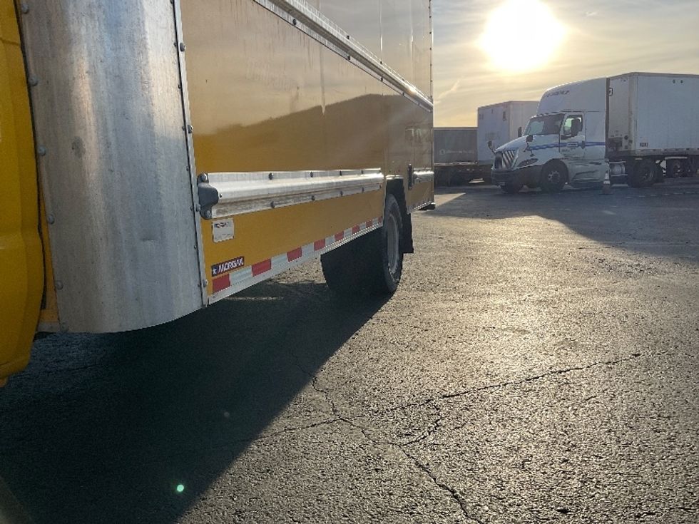 Light Duty Box Truck-Light and Medium Duty Trucks-Ford-2022-E350-Phoenix-AZ-87,611\n\t\tmiles-$ 27,000 - Image 5