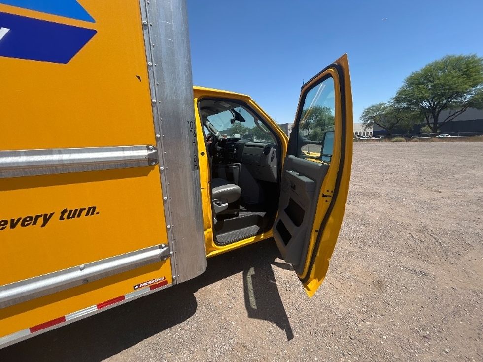 Light Duty Box Truck-Light and Medium Duty Trucks-Ford-2022-E350-Phoenix-AZ-87,776\n\t\tmiles-$ 28,250 - Image 19