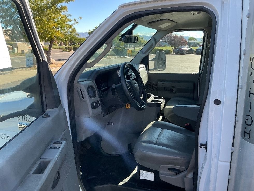 Light Duty Box Truck-Light and Medium Duty Trucks-Ford-2022-E350-Phoenix-AZ-93,518\n\t\tmiles-$ 29,250 - Image 15