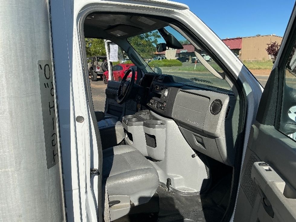 Light Duty Box Truck-Light and Medium Duty Trucks-Ford-2022-E350-Phoenix-AZ-93,518\n\t\tmiles-$ 29,250 - Image 19