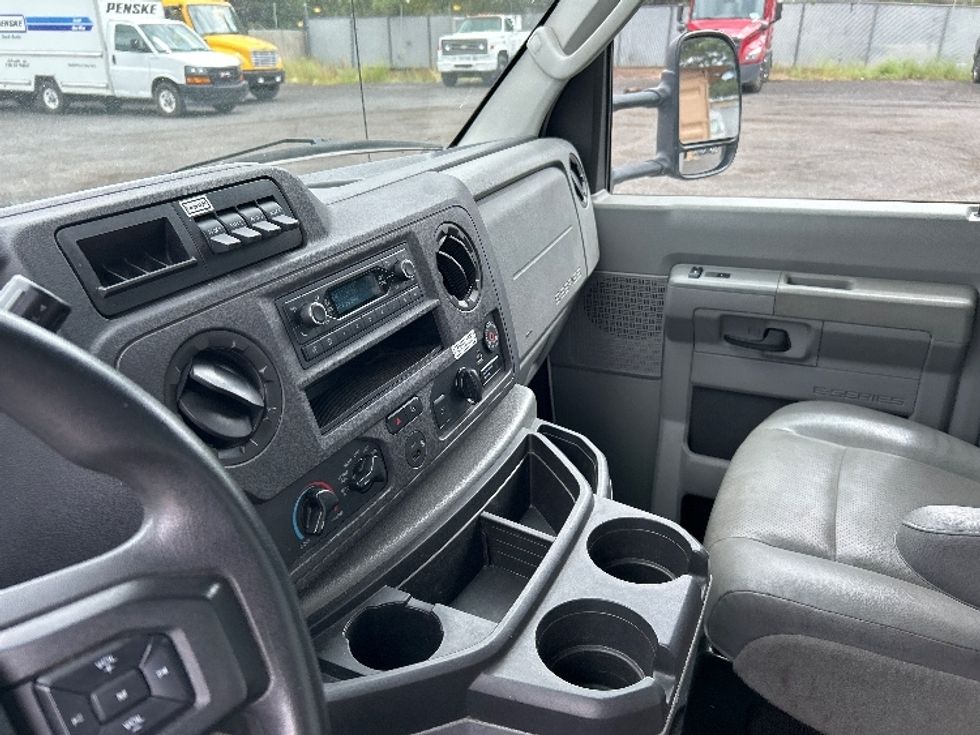 Light Duty Box Truck-Light and Medium Duty Trucks-Ford-2022-E350-Phoenix-AZ-98,272\n\t\tmiles-$ 28,750 - Image 16