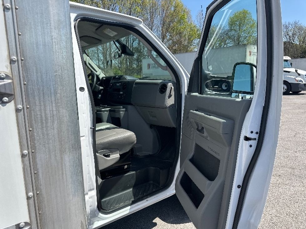 Light Duty Box Truck-Light and Medium Duty Trucks-Ford-2022-E350-Piqua-OH-93,658\n\t\tmiles-$ 30,750 - Image 20
