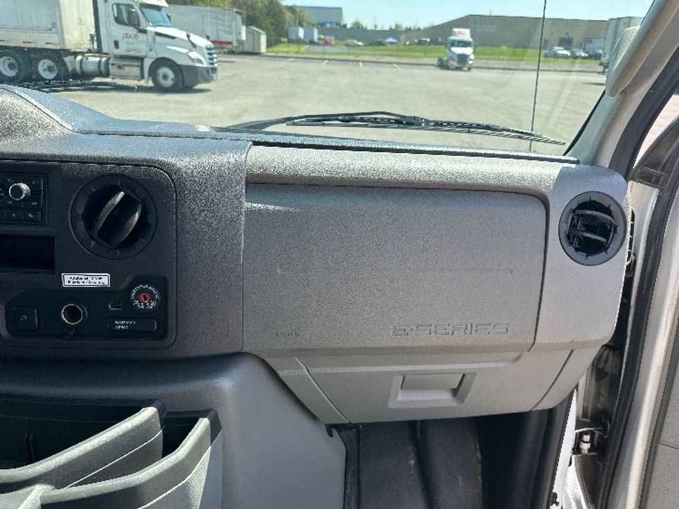 Light Duty Box Truck-Light and Medium Duty Trucks-Ford-2022-E350-Piqua-OH-93,658\n\t\tmiles-$ 30,750 - Image 21