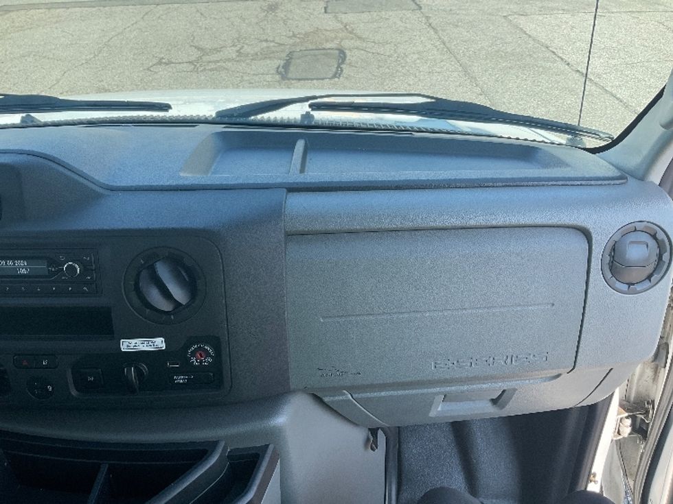 Light Duty Box Truck-Light and Medium Duty Trucks-Ford-2022-E350-Piqua-OH-96,853\n\t\tmiles-$ 35,000 - Image 18