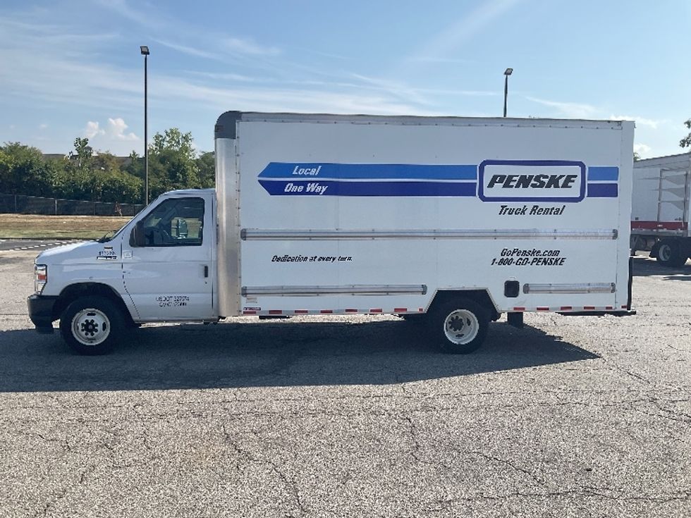 Light Duty Box Truck-Light and Medium Duty Trucks-Ford-2022-E350-Piqua-OH-96,853\n\t\tmiles-$ 35,000 - Image 4