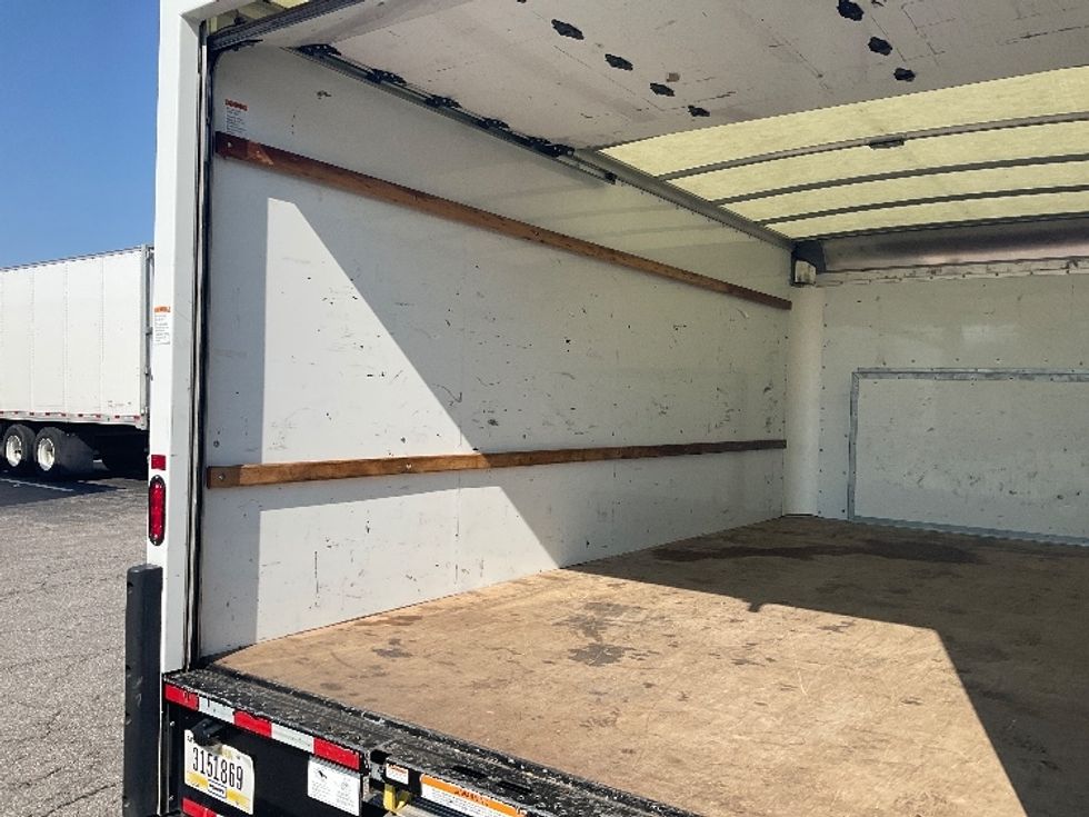 Light Duty Box Truck-Light and Medium Duty Trucks-Ford-2022-E350-Piqua-OH-96,853\n\t\tmiles-$ 35,000 - Image 9