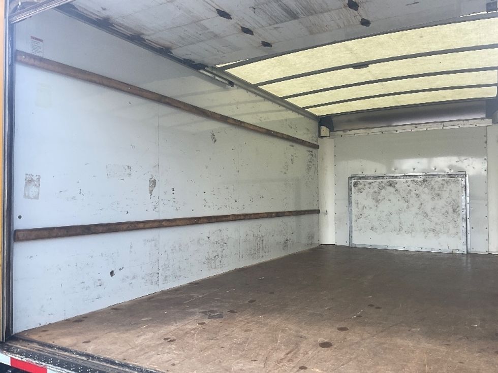 Light Duty Box Truck-Light and Medium Duty Trucks-Ford-2022-E350-Pittsburgh-PA-160,492\n\t\tmiles-$ 18,500 - Image 11