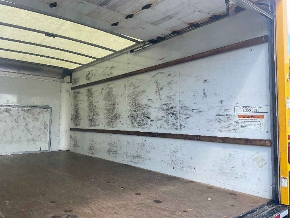 Light Duty Box Truck-Light and Medium Duty Trucks-Ford-2022-E350-Pittsburgh-PA-160,492\n\t\tmiles-$ 18,500 - Image 12