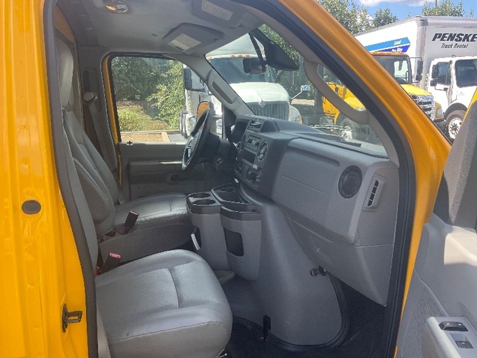 Light Duty Box Truck-Light and Medium Duty Trucks-Ford-2022-E350-Pittsburgh-PA-160,492\n\t\tmiles-$ 18,500 - Image 22