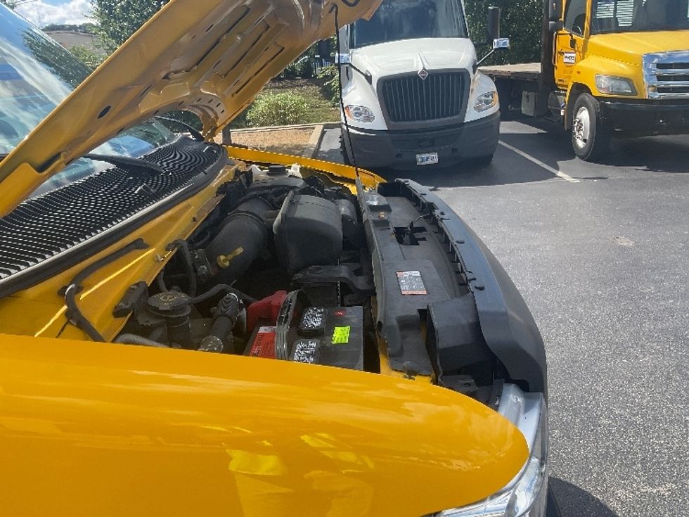 Light Duty Box Truck-Light and Medium Duty Trucks-Ford-2022-E350-Pittsburgh-PA-160,492\n\t\tmiles-$ 18,500 - Image 23