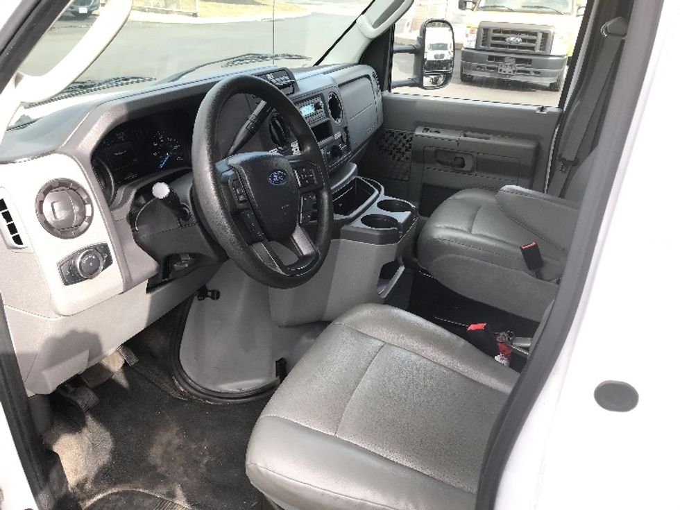 Light Duty Box Truck-Light and Medium Duty Trucks-Ford-2022-E350-Pittsburgh-PA-71,788\n\t\tmiles-$ 36,500 - Image 16
