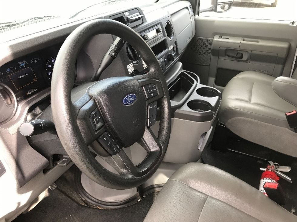 Light Duty Box Truck-Light and Medium Duty Trucks-Ford-2022-E350-Pittsburgh-PA-71,788\n\t\tmiles-$ 36,500 - Image 17