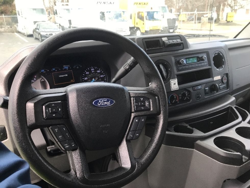 Light Duty Box Truck-Light and Medium Duty Trucks-Ford-2022-E350-Pittsburgh-PA-71,788\n\t\tmiles-$ 36,500 - Image 18