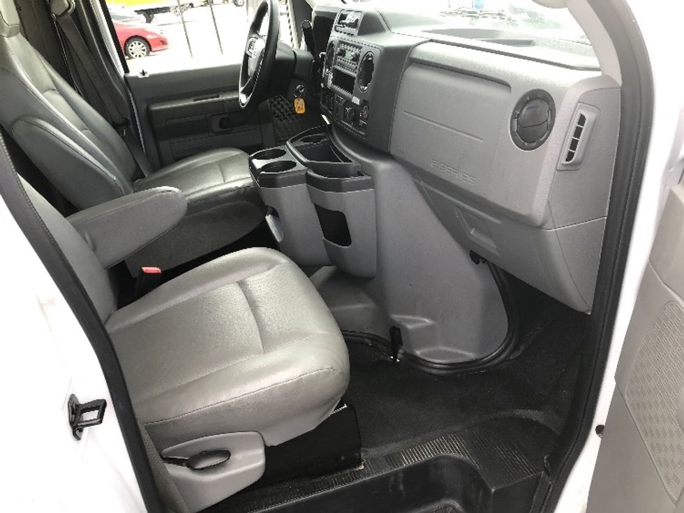 Light Duty Box Truck-Light and Medium Duty Trucks-Ford-2022-E350-Pittsburgh-PA-71,788\n\t\tmiles-$ 36,500 - Image 20