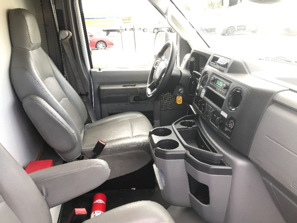 Light Duty Box Truck-Light and Medium Duty Trucks-Ford-2022-E350-Pittsburgh-PA-71,788\n\t\tmiles-$ 36,500 - Image 22