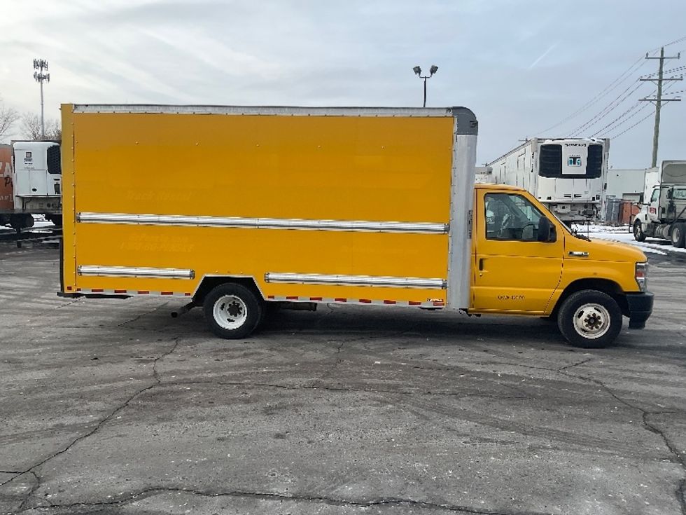 Light Duty Box Truck-Light and Medium Duty Trucks-Ford-2022-E350-Plymouth-MI-102,739\n\t\tmiles-$ 27,250 - Image 12