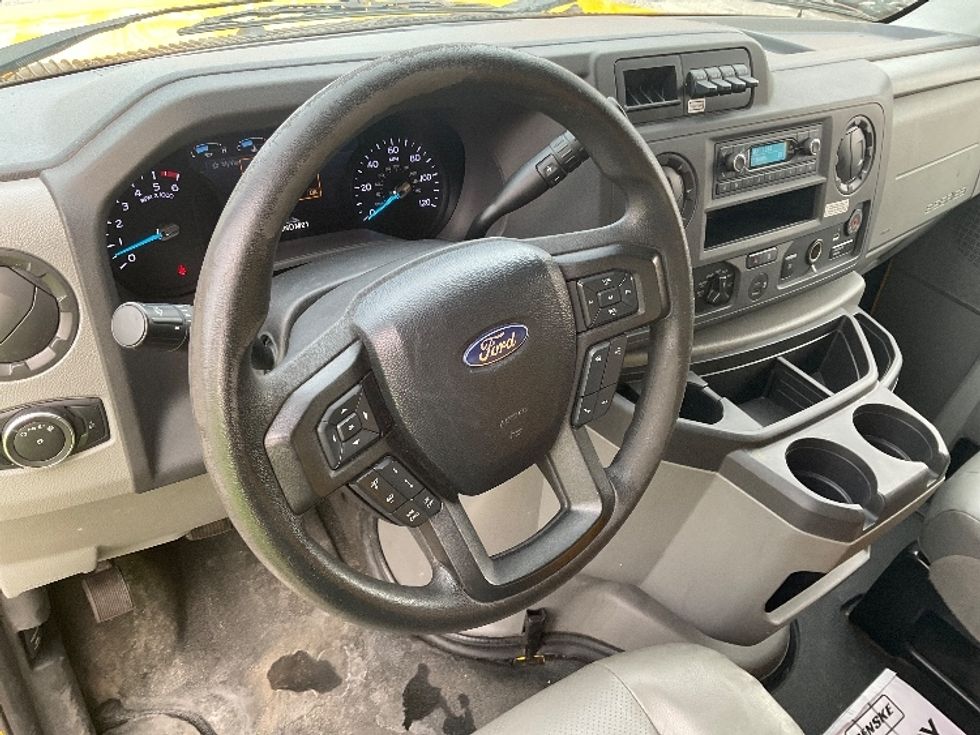 Light Duty Box Truck-Light and Medium Duty Trucks-Ford-2022-E350-Plymouth-MI-102,739\n\t\tmiles-$ 27,250 - Image 14