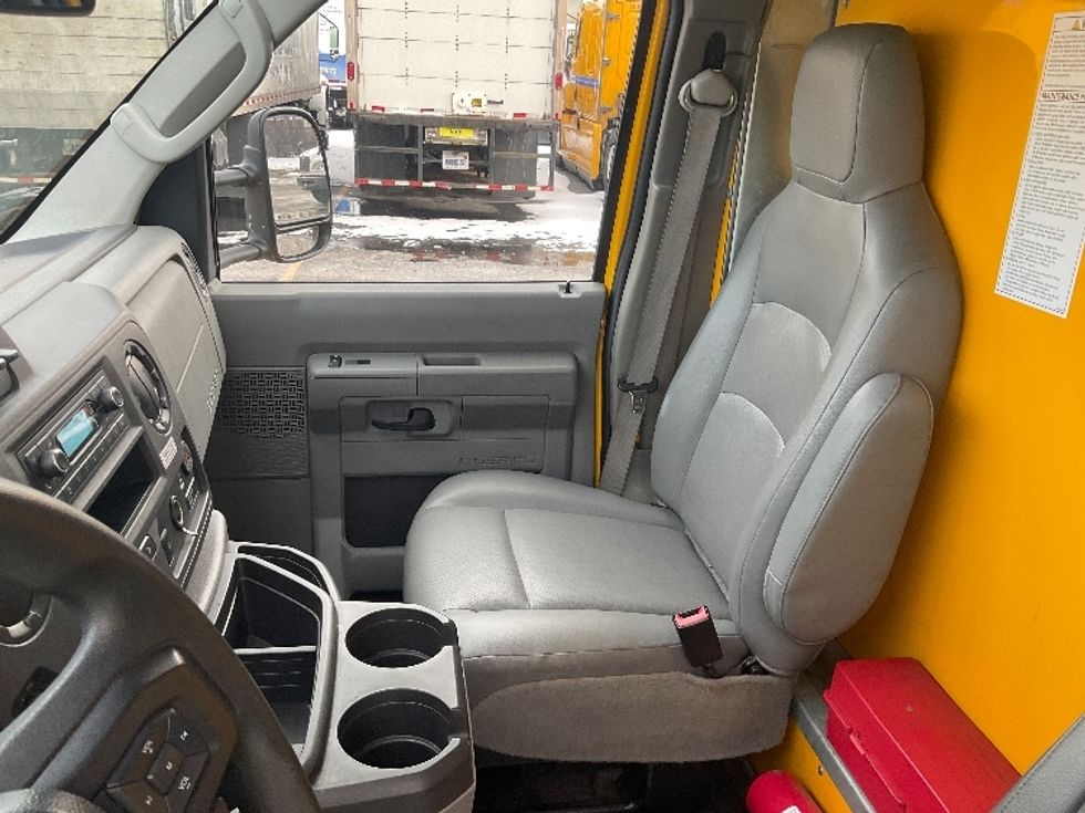 Light Duty Box Truck-Light and Medium Duty Trucks-Ford-2022-E350-Plymouth-MI-102,739\n\t\tmiles-$ 27,250 - Image 16