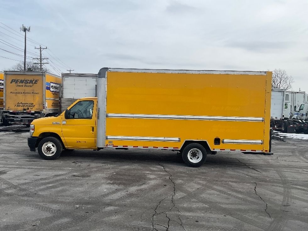 Light Duty Box Truck-Light and Medium Duty Trucks-Ford-2022-E350-Plymouth-MI-102,739\n\t\tmiles-$ 27,250 - Image 4