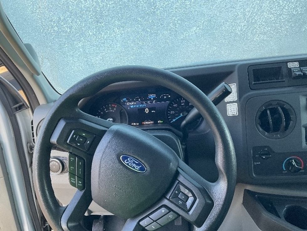 Light Duty Box Truck-Light and Medium Duty Trucks-Ford-2022-E350-Plymouth-MI-73,431\n\t\tmiles-$ 39,000 - Image 18