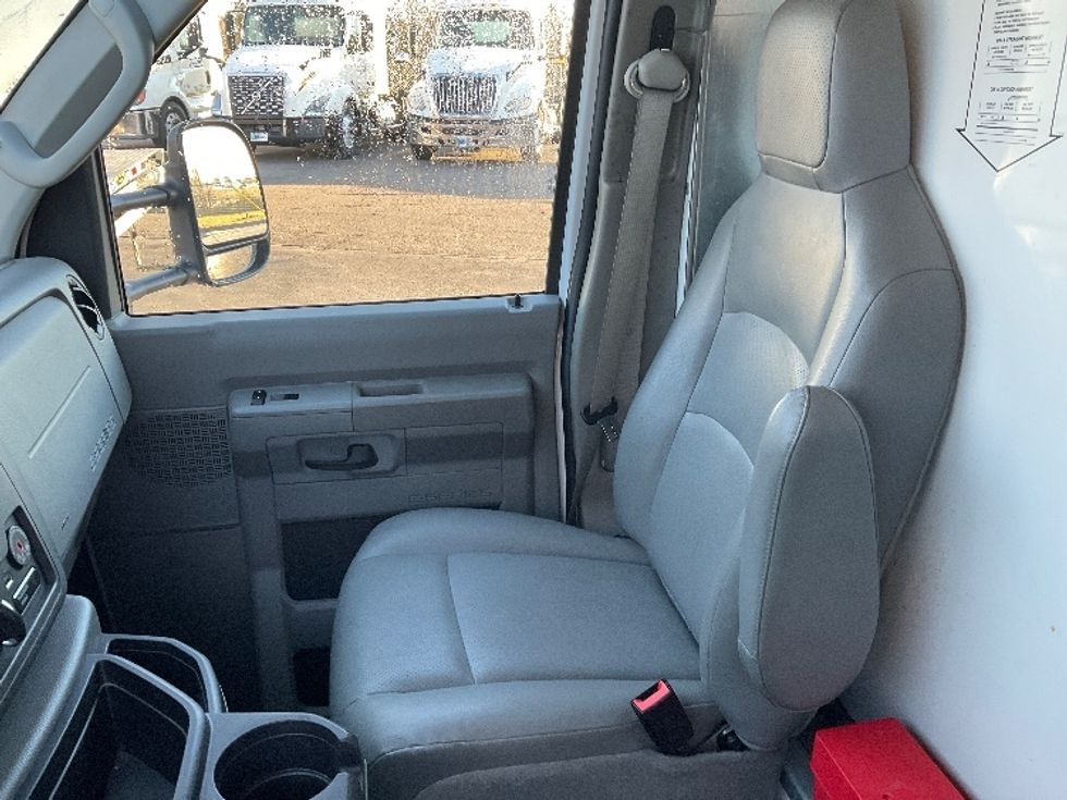 Light Duty Box Truck-Light and Medium Duty Trucks-Ford-2022-E350-Plymouth-MI-73,431\n\t\tmiles-$ 39,000 - Image 19