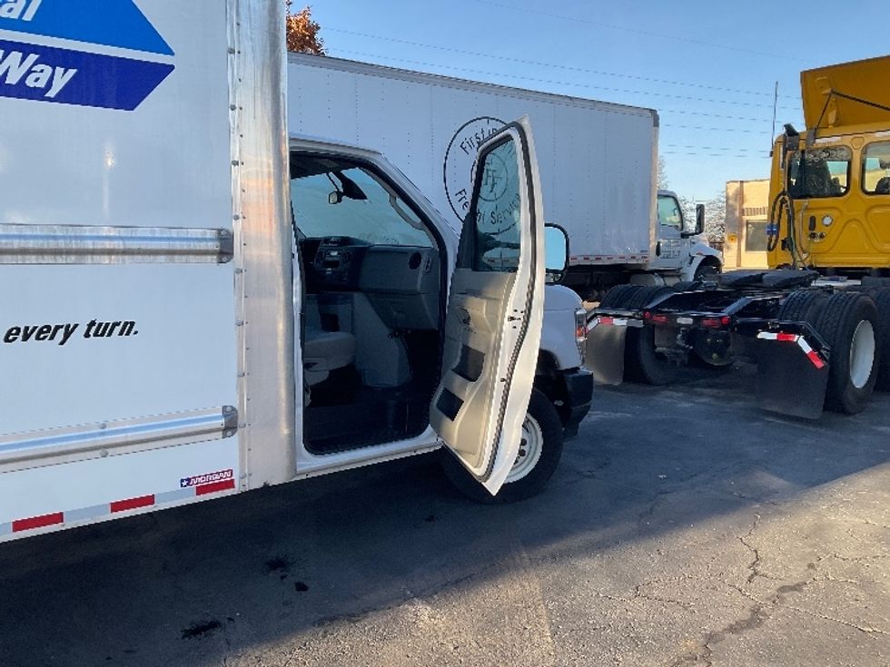 Light Duty Box Truck-Light and Medium Duty Trucks-Ford-2022-E350-Plymouth-MI-73,431\n\t\tmiles-$ 39,000 - Image 20