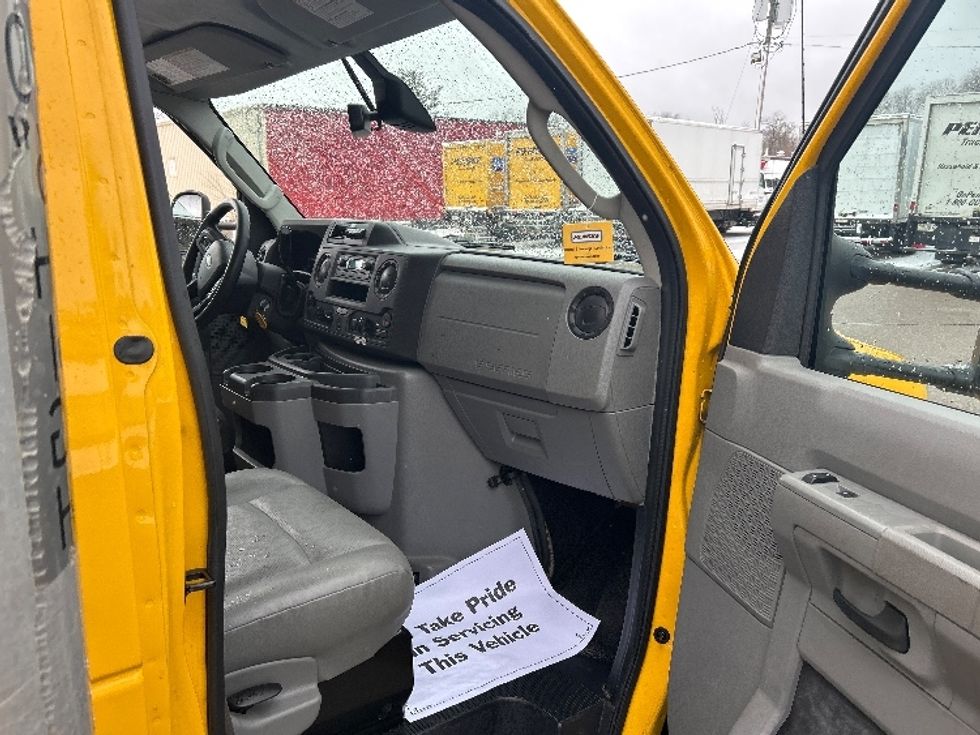 Light Duty Box Truck-Light and Medium Duty Trucks-Ford-2022-E350-Plymouth-MI-93,820\n\t\tmiles-$ 28,250 - Image 20