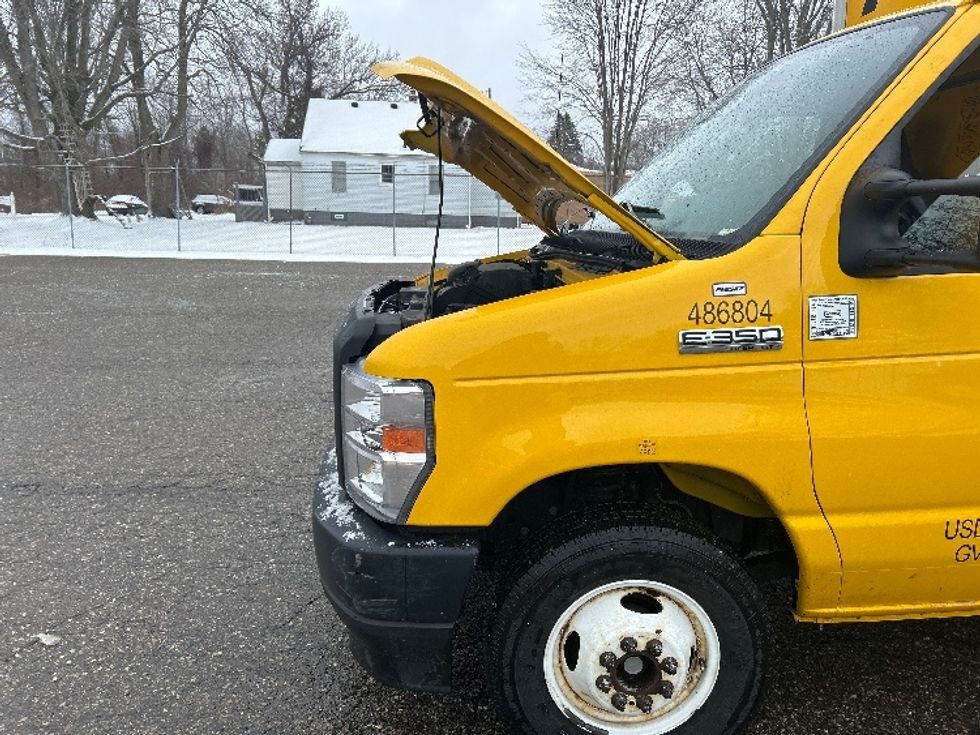 Light Duty Box Truck-Light and Medium Duty Trucks-Ford-2022-E350-Plymouth-MI-93,820\n\t\tmiles-$ 28,250 - Image 23
