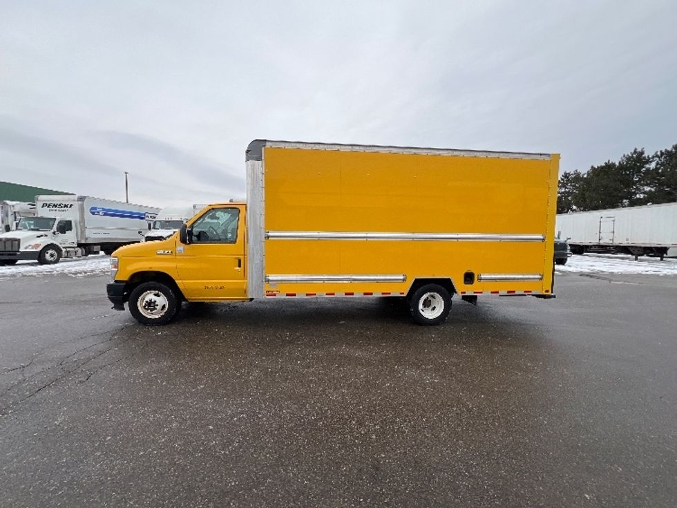 Light Duty Box Truck-Light and Medium Duty Trucks-Ford-2022-E350-Plymouth-MI-93,820\n\t\tmiles-$ 28,250 - Image 4