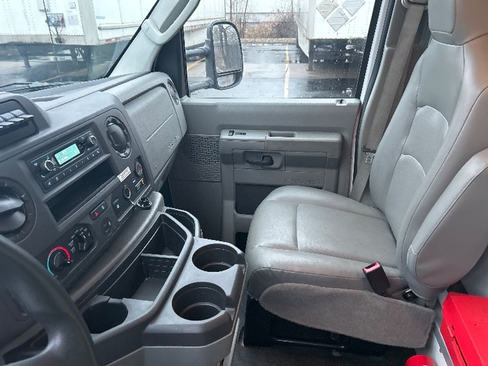 Light Duty Box Truck-Light and Medium Duty Trucks-Ford-2022-E350-Plymouth-MI-99,935\n\t\tmiles-$ 30,500 - Image 15