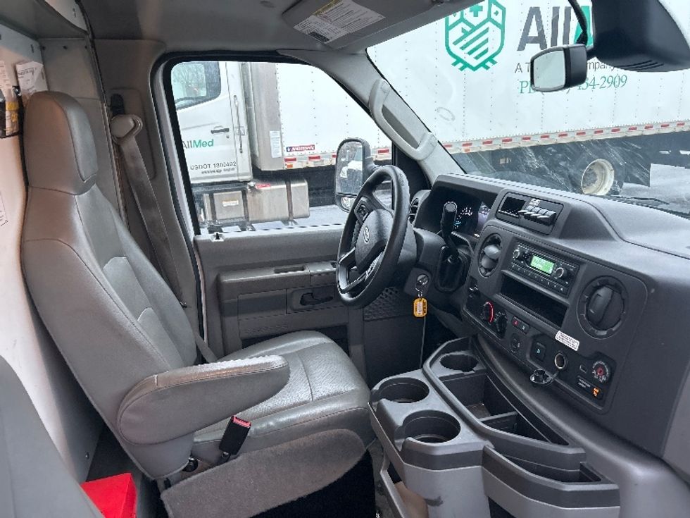 Light Duty Box Truck-Light and Medium Duty Trucks-Ford-2022-E350-Plymouth-MI-99,935\n\t\tmiles-$ 30,500 - Image 18