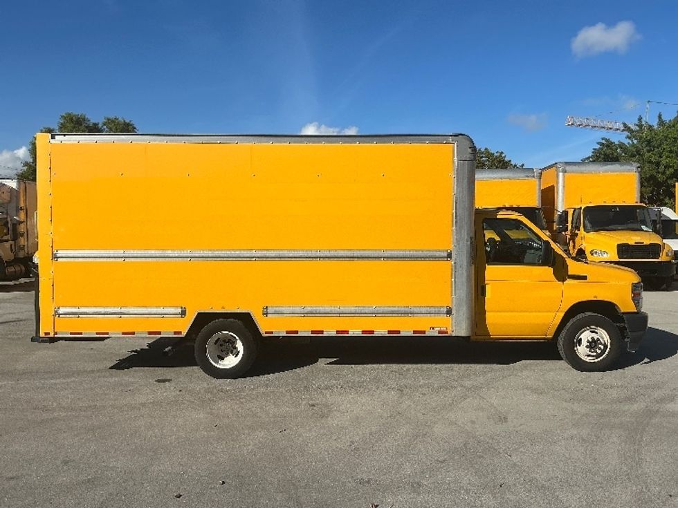 Light Duty Box Truck-Light and Medium Duty Trucks-Ford-2022-E350-Pompano Beach-FL-102,693\n\t\tmiles-$ 28,750 - Image 15