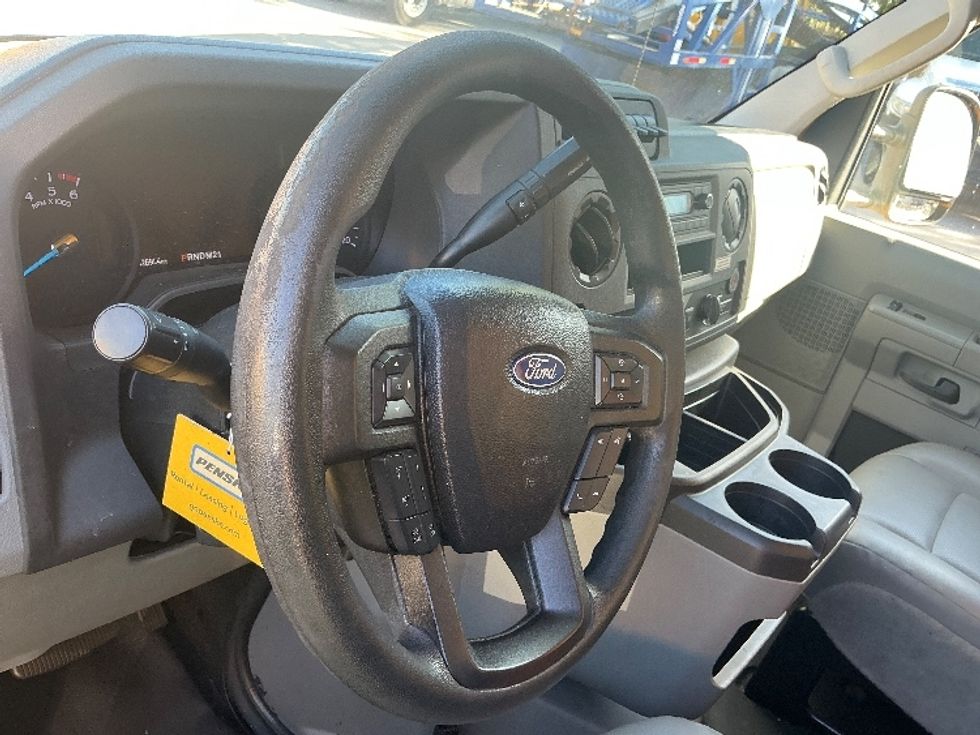 Light Duty Box Truck-Light and Medium Duty Trucks-Ford-2022-E350-Pompano Beach-FL-102,693\n\t\tmiles-$ 28,750 - Image 17