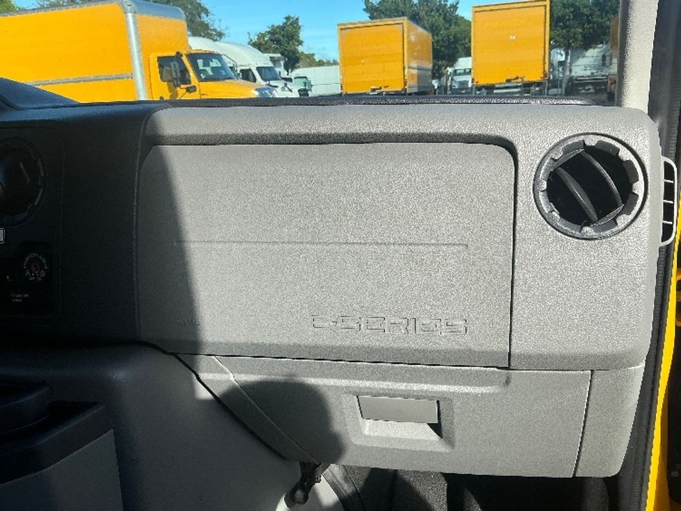 Light Duty Box Truck-Light and Medium Duty Trucks-Ford-2022-E350-Pompano Beach-FL-102,693\n\t\tmiles-$ 28,750 - Image 21