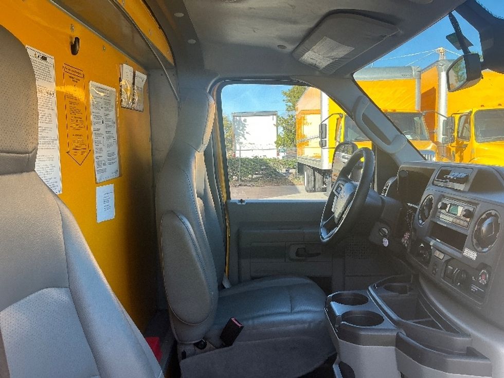 Light Duty Box Truck-Light and Medium Duty Trucks-Ford-2022-E350-Pompano Beach-FL-102,693\n\t\tmiles-$ 28,750 - Image 22