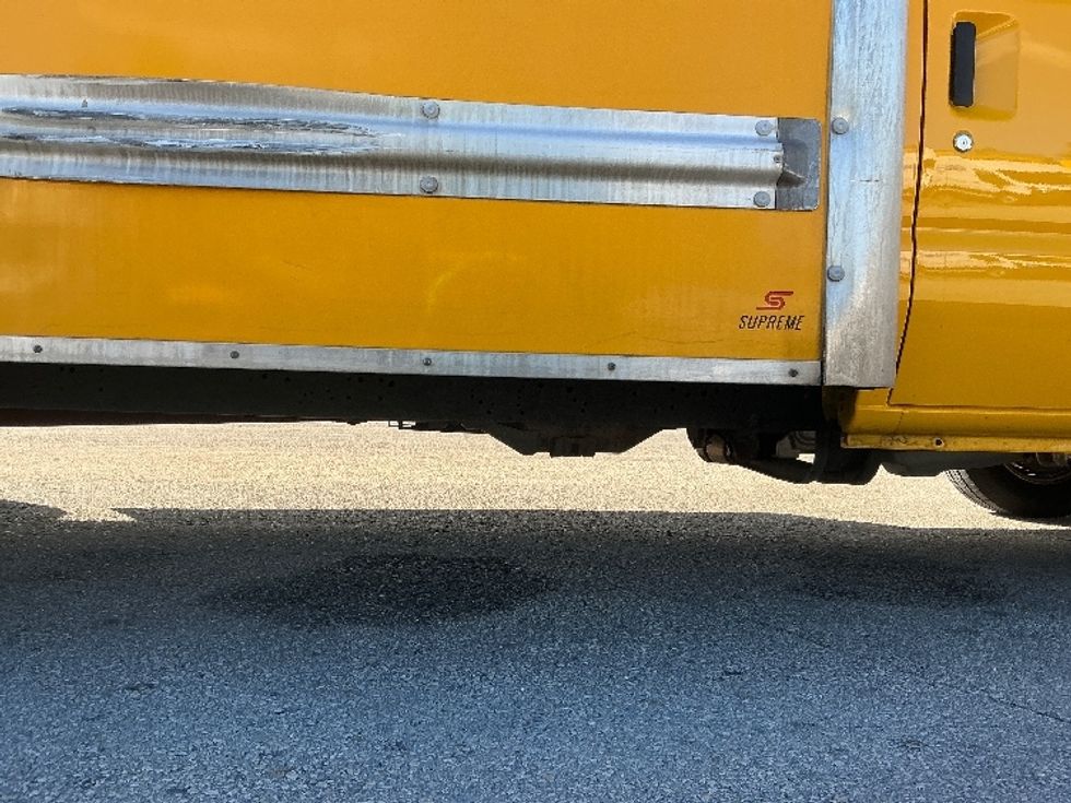 Light Duty Box Truck-Light and Medium Duty Trucks-Ford-2022-E350-Pompano Beach-FL-106,018\n\t\tmiles-$ 27,000 - Image 13