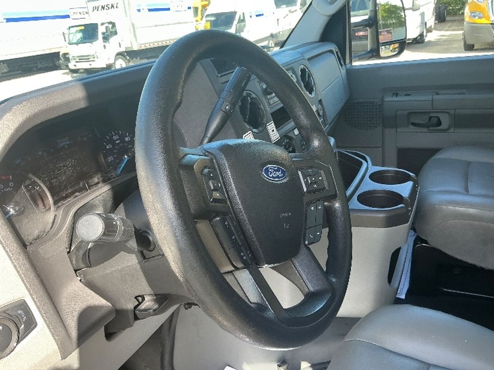 Light Duty Box Truck-Light and Medium Duty Trucks-Ford-2022-E350-Pompano Beach-FL-106,018\n\t\tmiles-$ 27,000 - Image 16